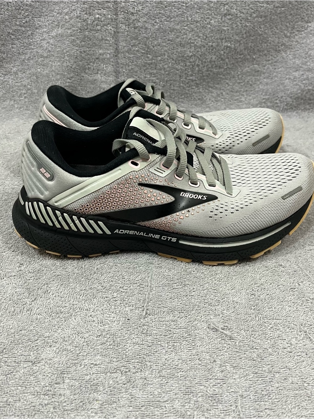 Brooks Adrenaline GTS 22 Running Shoes Gray Peach Black Women's Size 6.5 B